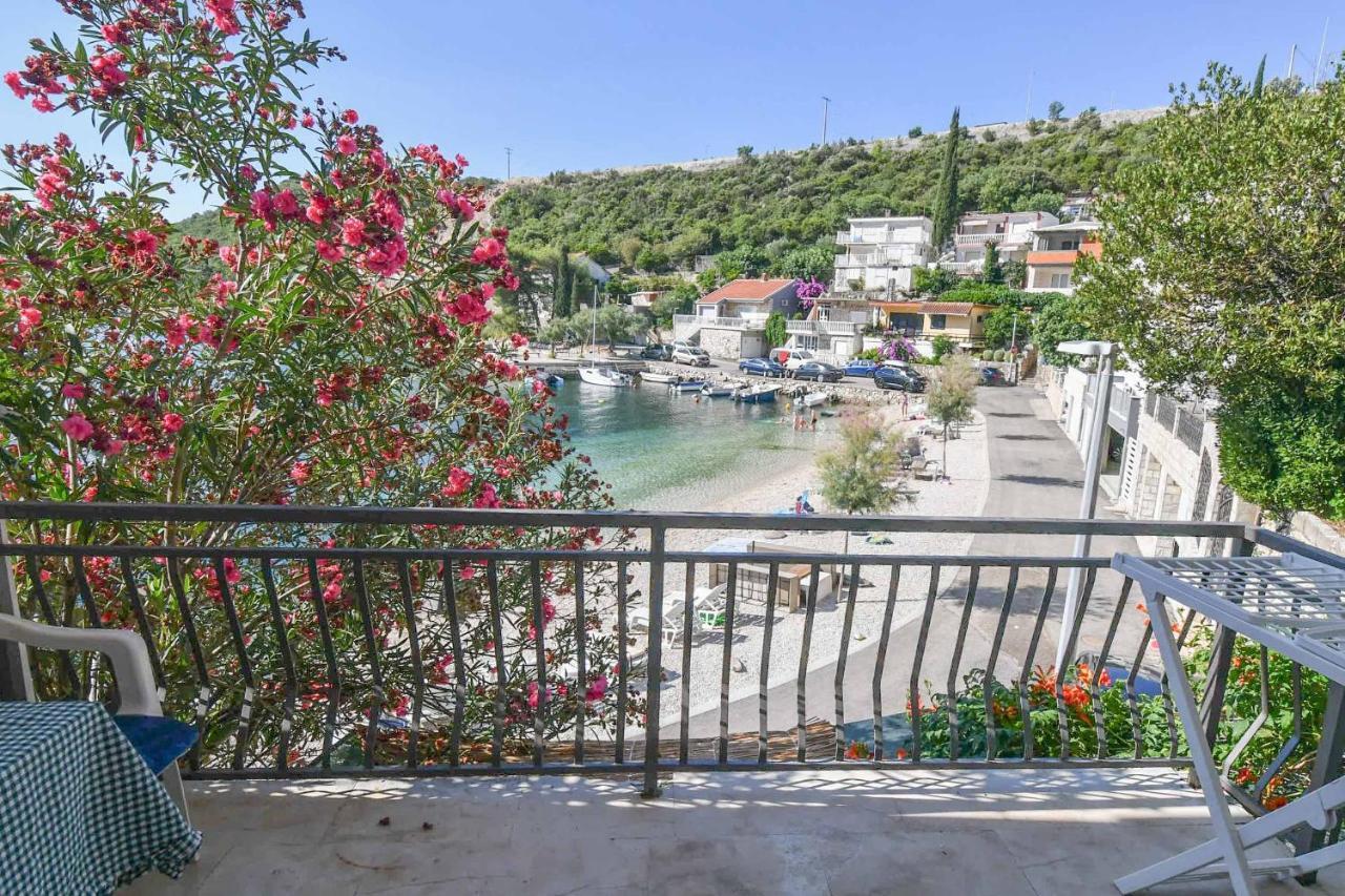 Apartmani Dora Duboka Bagian luar foto