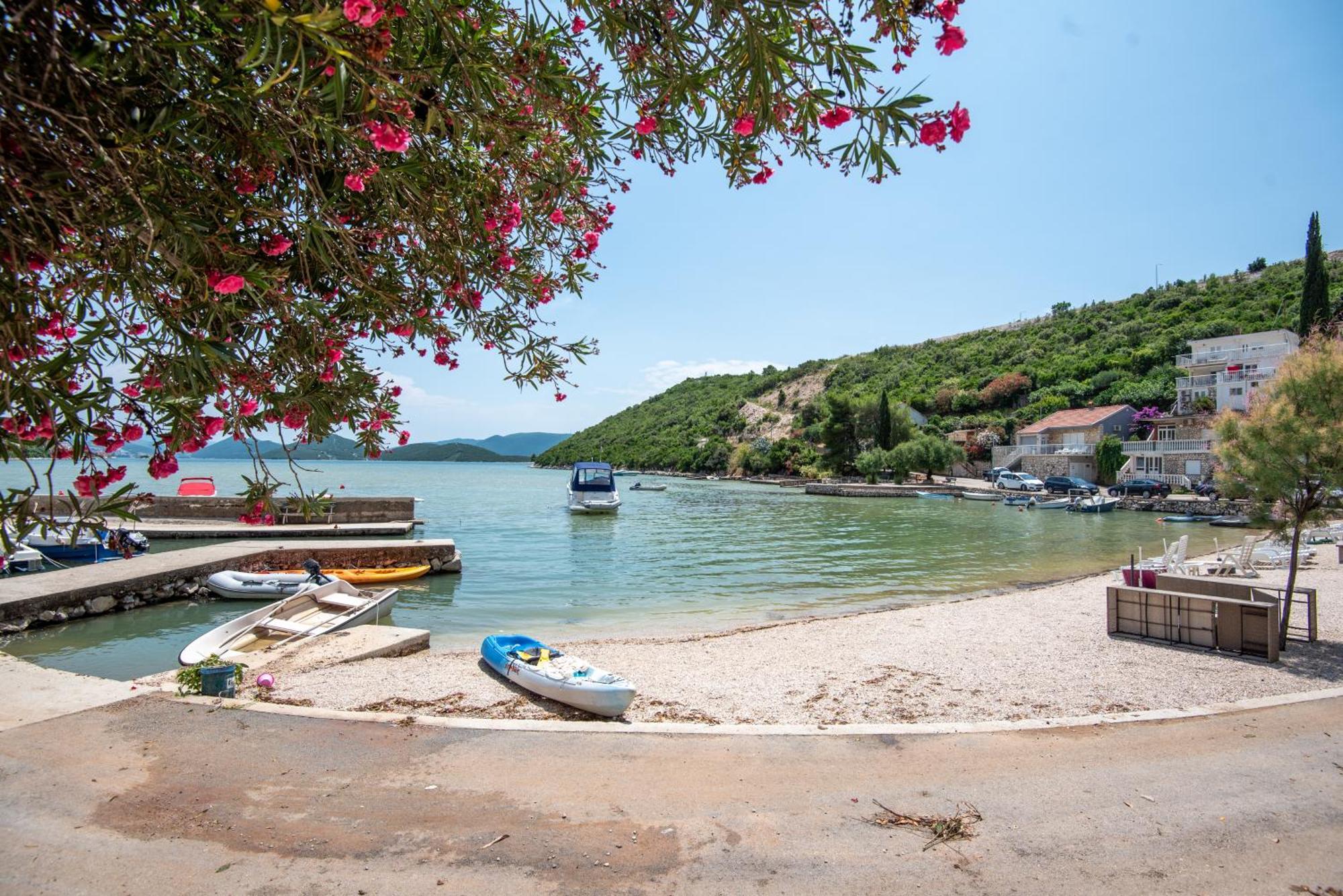 Apartmani Dora Duboka Bagian luar foto